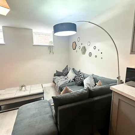 Hanley, Stoke - Modern Spacious Apartments By Polkastays Exterior photo