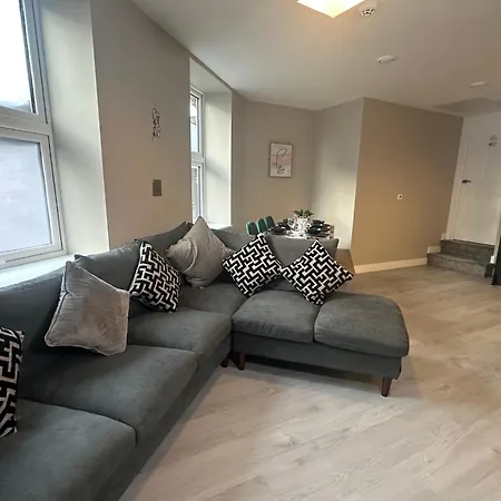 Hanley, Stoke - Modern Spacious Apartments By Polkastays Exterior photo