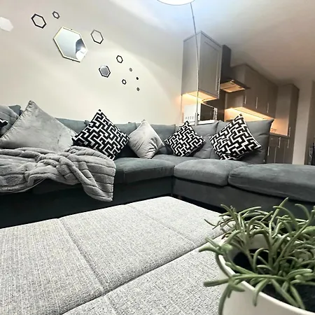 Hanley, Stoke - Modern Spacious Apartments By Polkastays Exterior photo