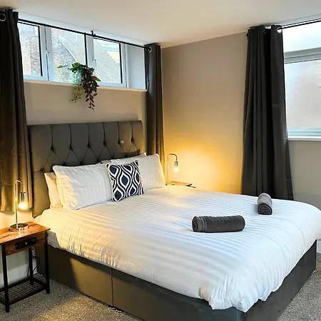 Hanley, Stoke - Modern Spacious Apartments By Polkastays Exterior photo