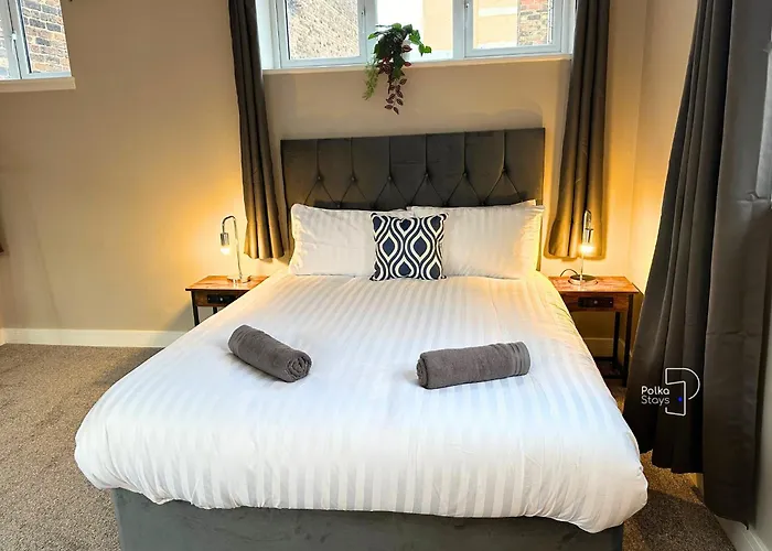 Hanley, Stoke - Modern Spacious Apartments By Polkastays
