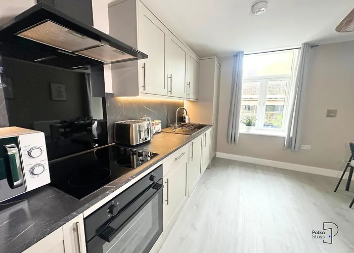 Hanley, Stoke - Modern Spacious Apartments By Polkastays