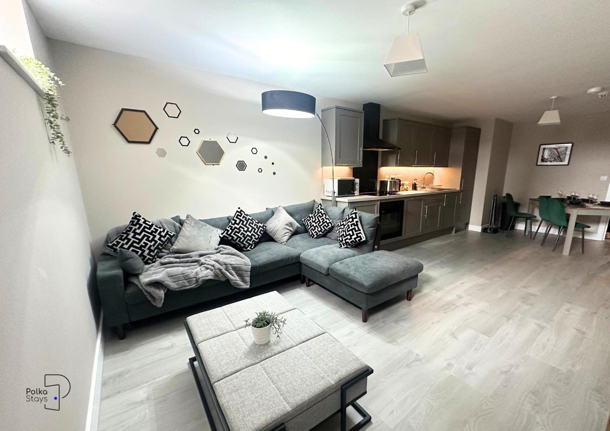 Hanley, Stoke - Modern Spacious By Polkastays * Hanley