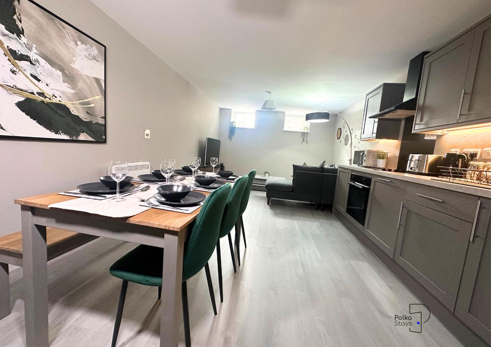 Hanley, Stoke - Modern Spacious By Polkastays *