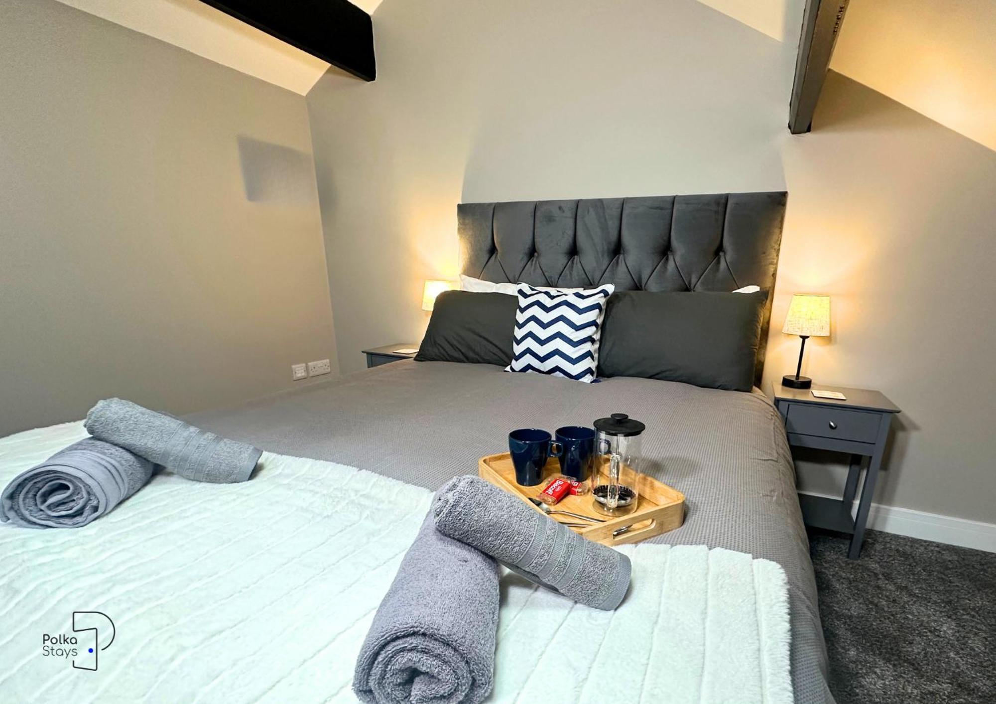 Hanley, Stoke - Modern Spacious By Polkastays Apartment Hanley