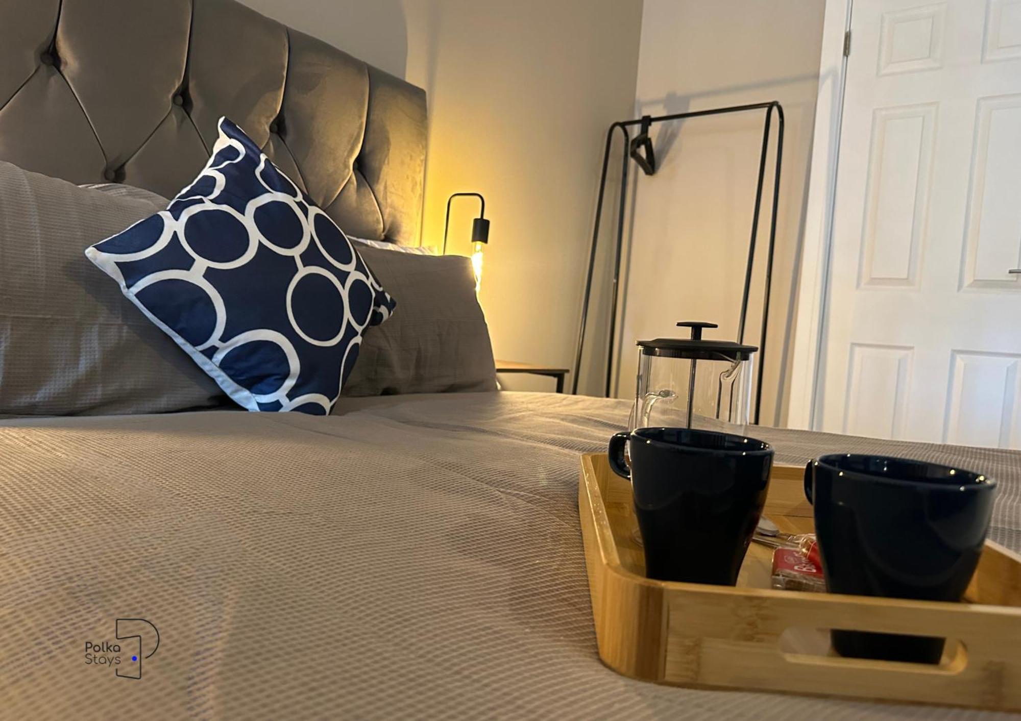 Hanley, Stoke - Modern Spacious By Polkastays