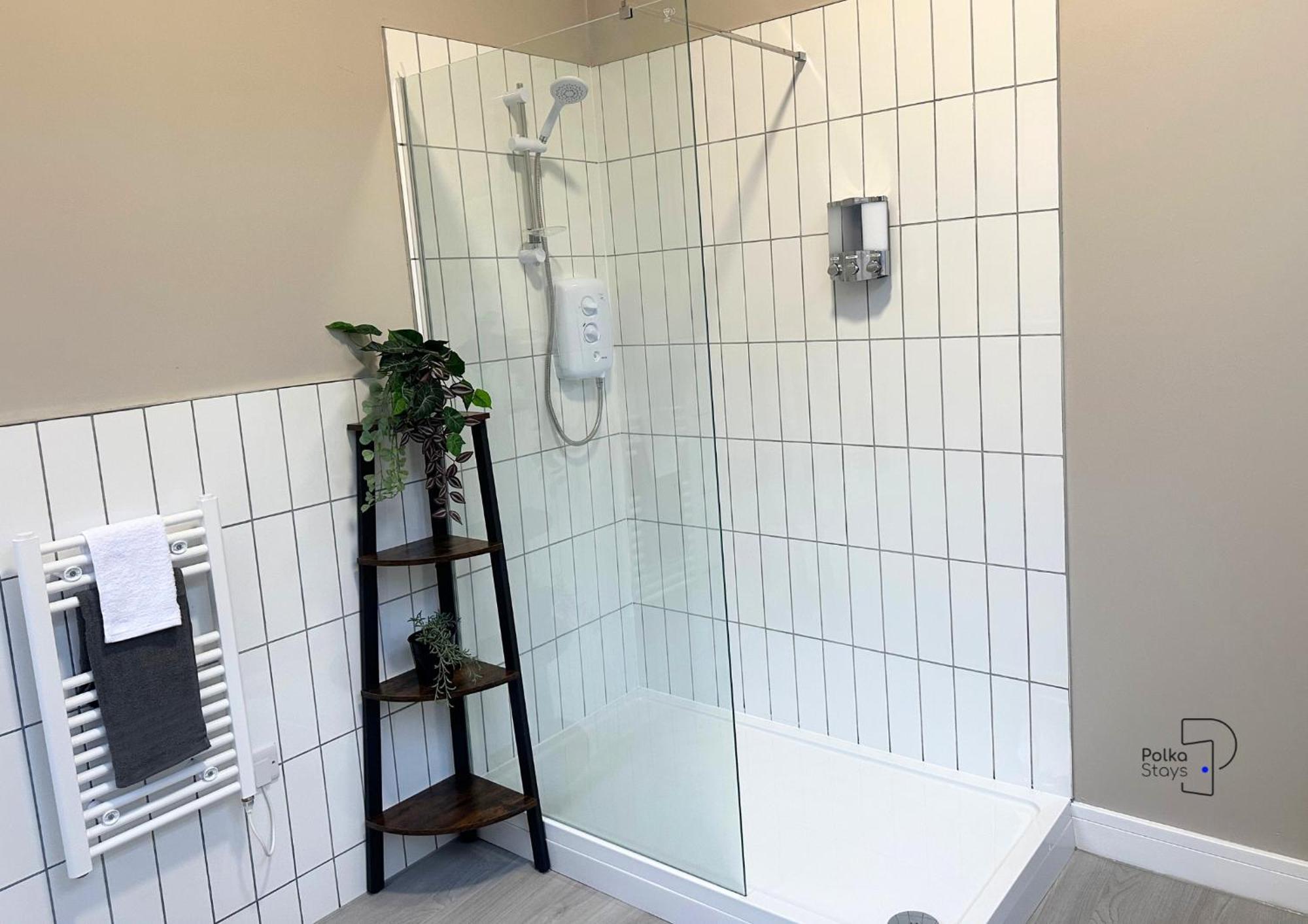Hanley, Stoke - Modern Spacious By Polkastays Hanley
