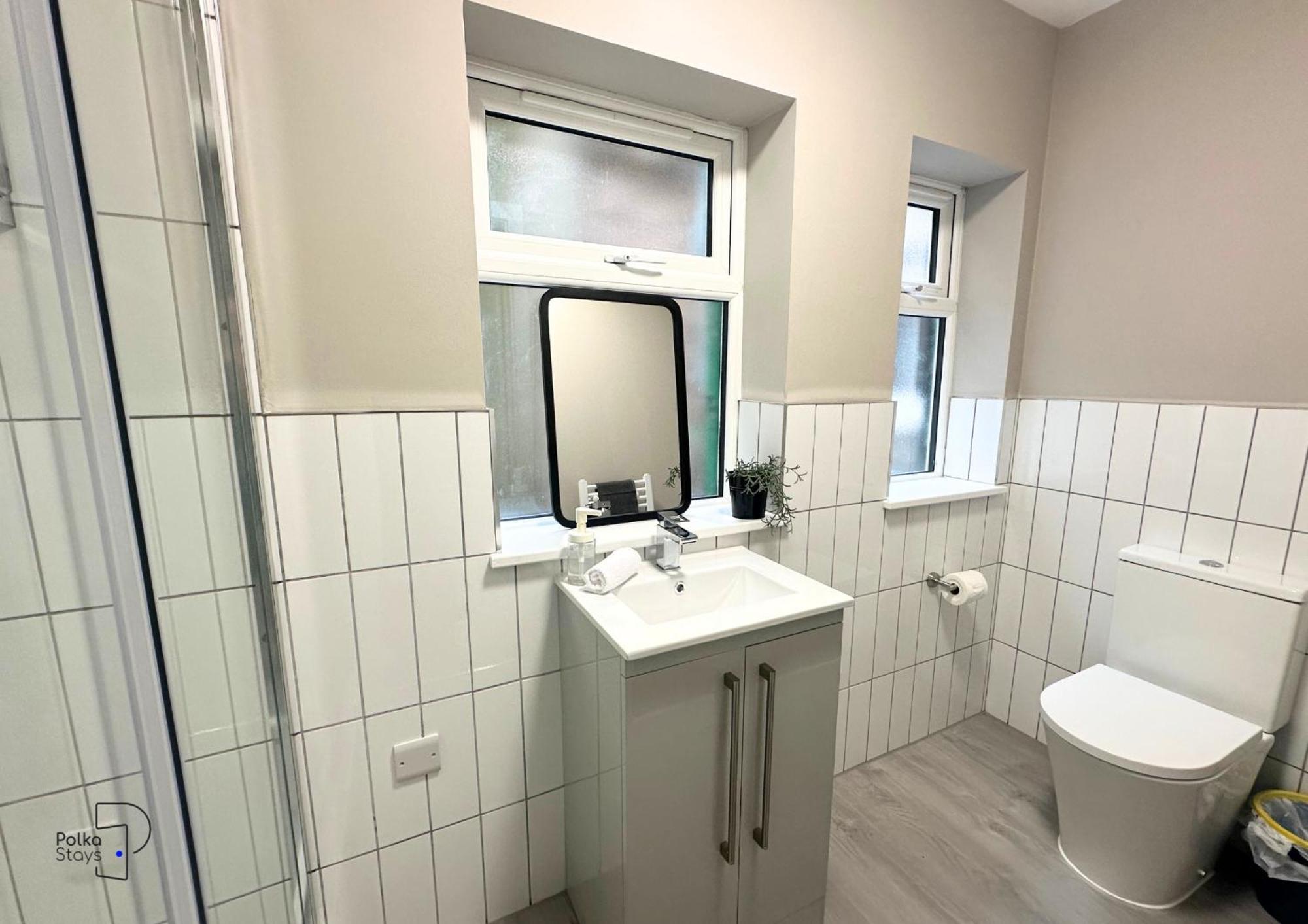 Hanley, Stoke - Modern Spacious By Polkastays Apartment Hanley