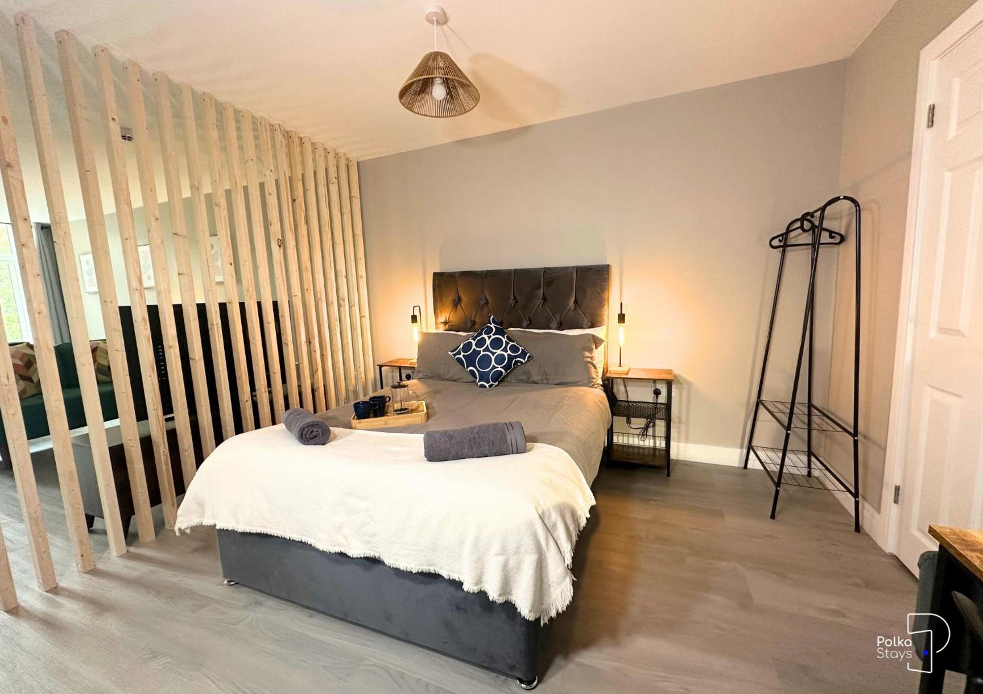 Hanley, Stoke - Modern Spacious By Polkastays Apartment Hanley
