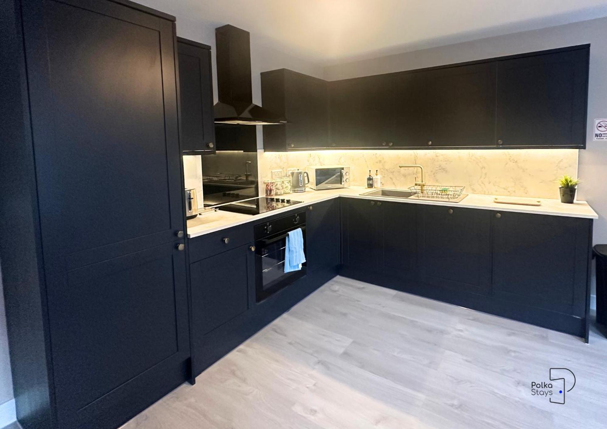 Hanley, Stoke - Modern Spacious By Polkastays Apartment