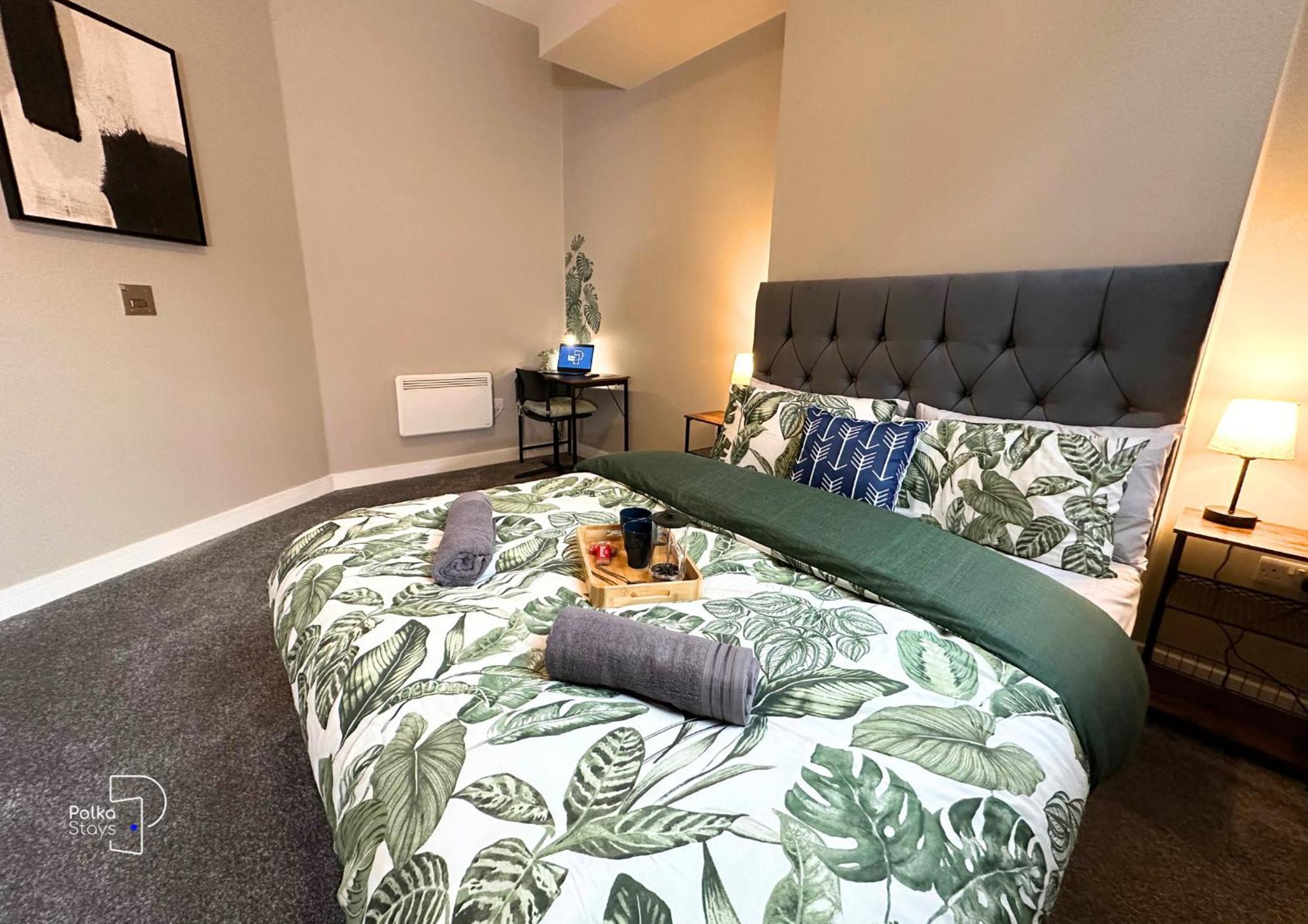 Hanley, Stoke - Modern Spacious By Polkastays * Hanley